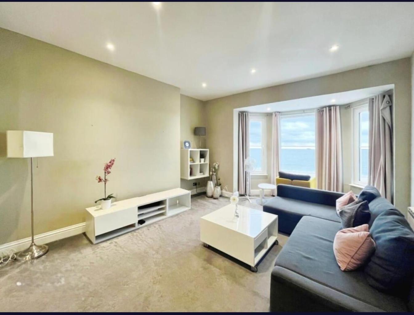 Stones Throw From The Beach - Stunning Sea View Portsmouth Esterno foto